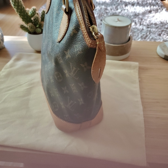 Louis Vuitton Lockit - Picture 2 of 3